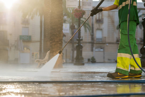 Best Sidewalk Pressure Washing  in Tichigan, WI